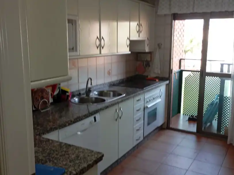 Pis en venda a Avenida de Manolete, 11, Ciudad Jardín - Zoco Cuina de Pis en venda en Córdoba amb Aire condicionat, Calefacció i Terrassa