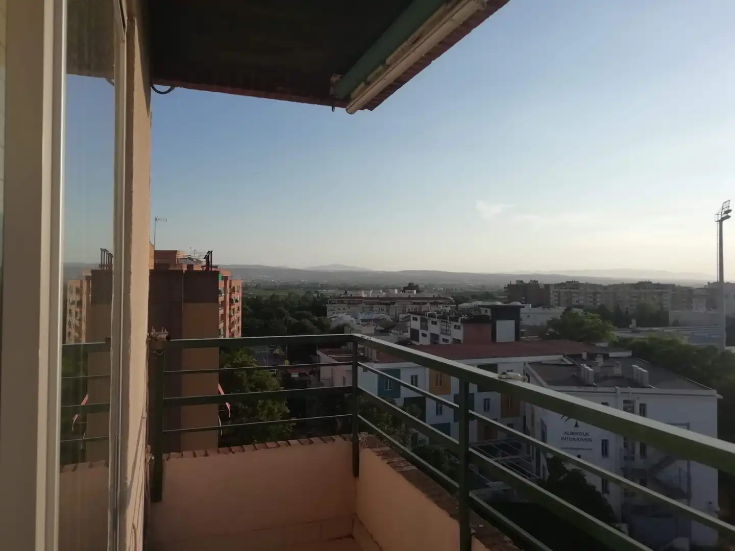 Pis de lloguer a Calle Ramón y Cajal, 8, Rosaleda - Juventud Terrassa de Pis de lloguer en Granada amb Moblat i Balcó