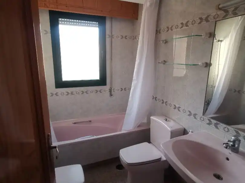Apartament de lloguer a Calle de Coslada, 18, Guindalera Bany de Apartament de lloguer en Madrid Capital amb Balcó