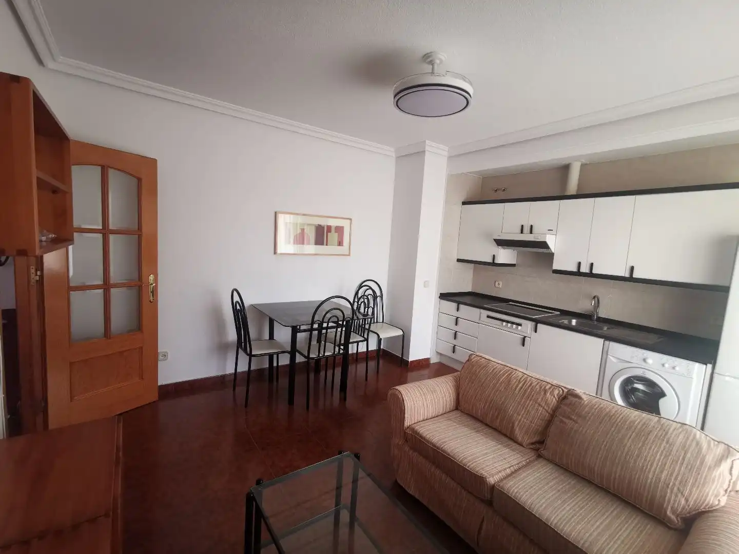 Apartament de lloguer a Calle de Coslada, 18, Guindalera Sala d'estar de Apartament de lloguer en Madrid Capital amb Balcó