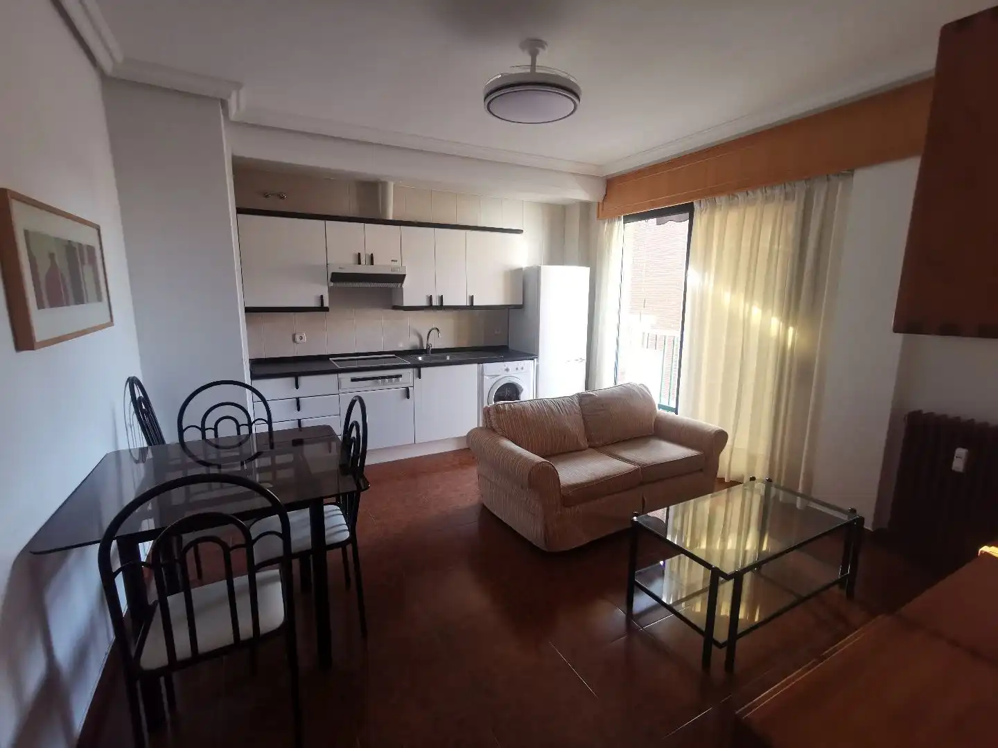 Apartament de lloguer a Calle de Coslada, 18, Guindalera Sala d'estar de Apartament de lloguer en Madrid Capital amb Balcó
