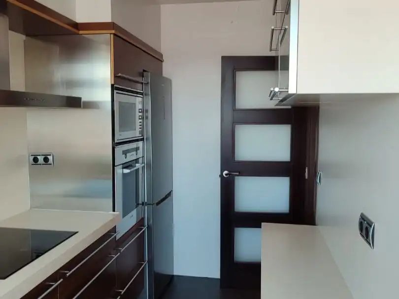 Piso de alquiler en Ronda de Outeiro, 198, Sagrada Familia Cocina de Piso de alquiler en A Coruña Capital