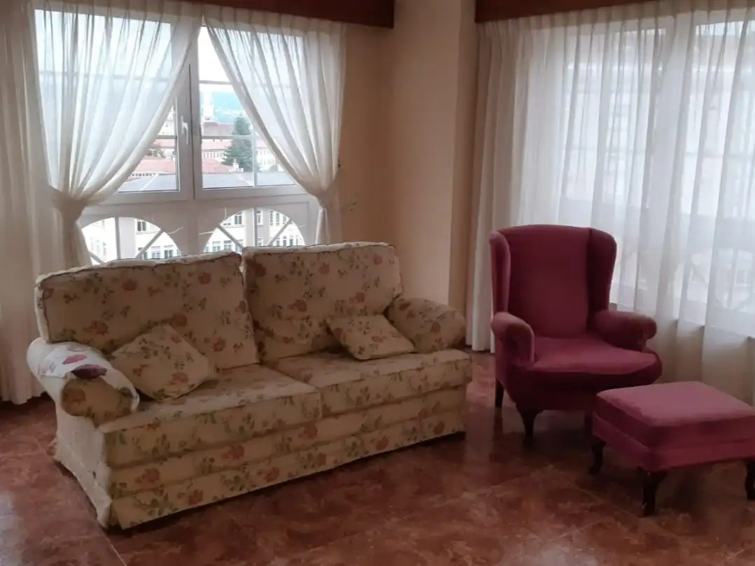Room in Avenida Esteiro, 43, Centro Room in Avenida Esteiro, 43, Centro