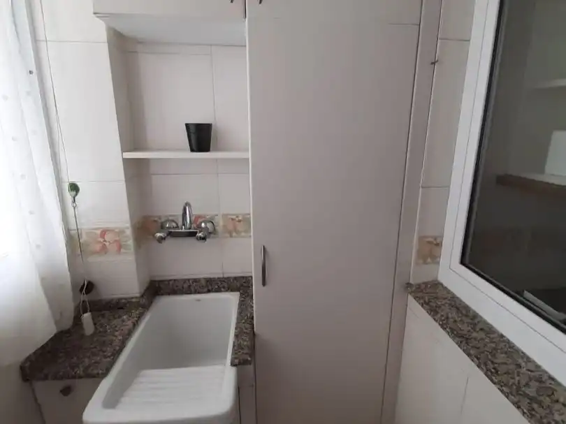 Room in Avenida Esteiro, 43, Centro Room in Avenida Esteiro, 43, Centro