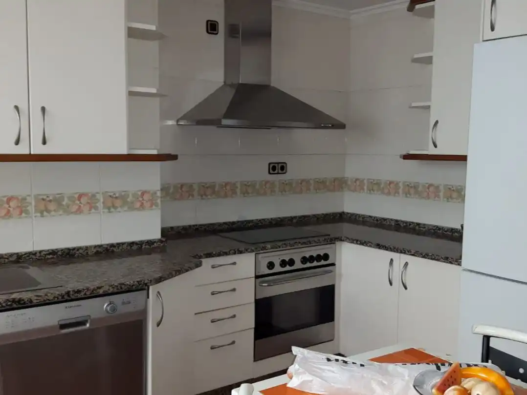 Room in Avenida Esteiro, 43, Centro Room in Avenida Esteiro, 43, Centro
