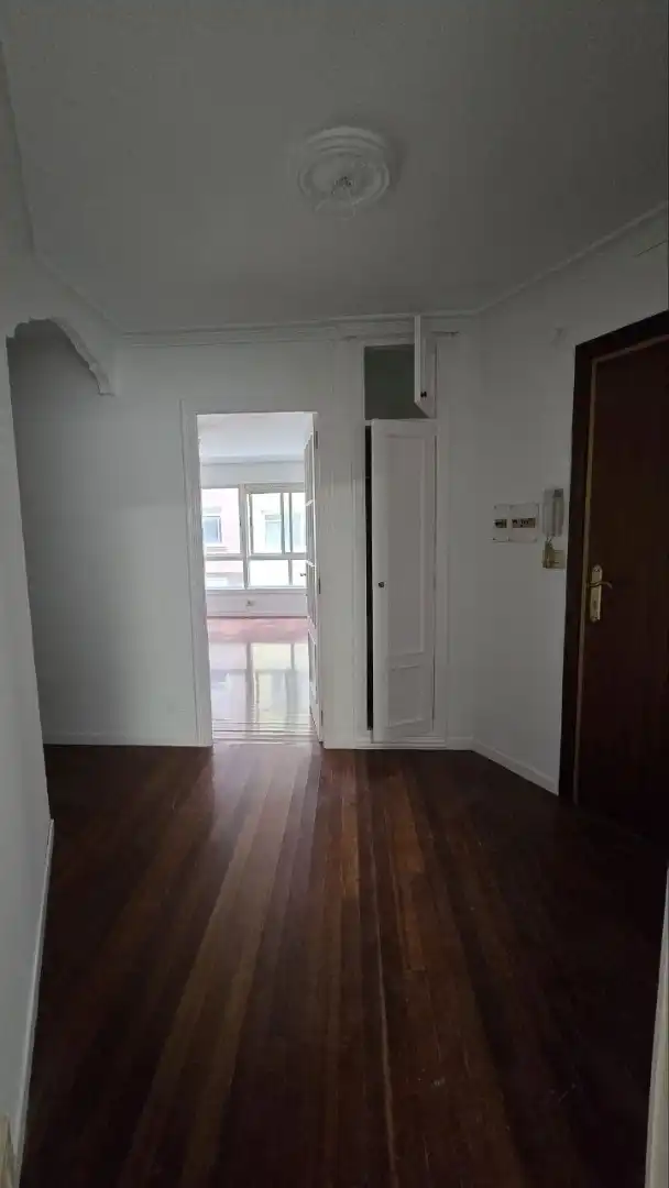 Flat for rent in A Coruña Capital   with Heating, Parquet flooring and Oven