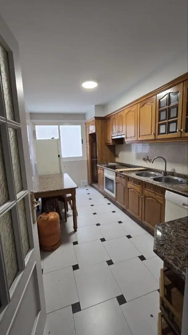 Kitchen of Flat for rent in A Coruña Capital   with Heating, Parquet flooring and Oven