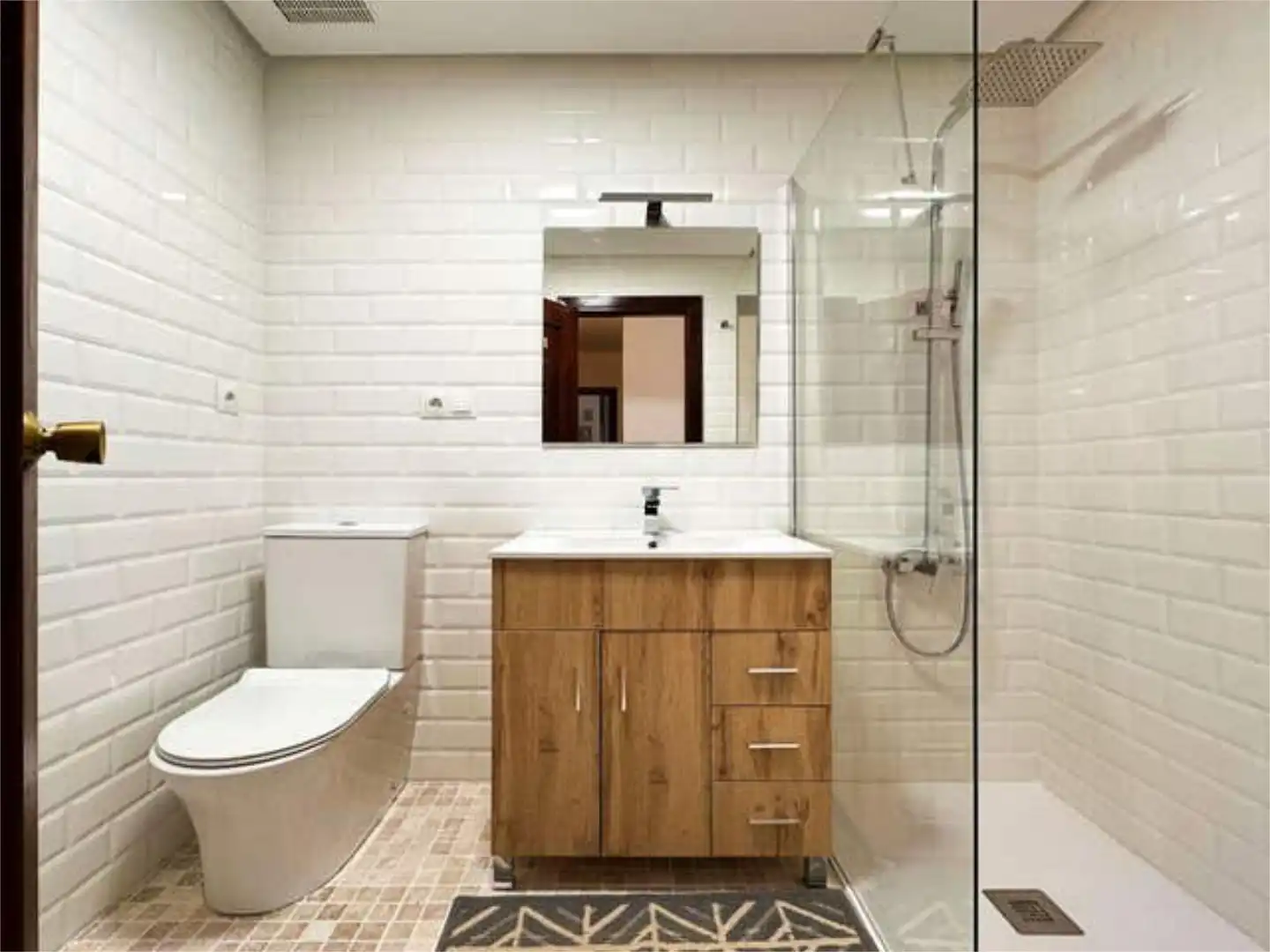 Apartments for sale in Puerto de Estepona Bathroom of Apartments for sale in Estepona with Terrace and Swimming Pool