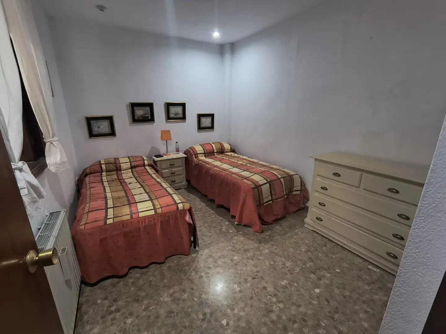 Apartament de lloguer a Calle San Bartolomé, 6, Paseo Marítimo - San José - La Laguna Dormitori de Apartament de lloguer en Cádiz amb Calefacció, Moblat i Forn