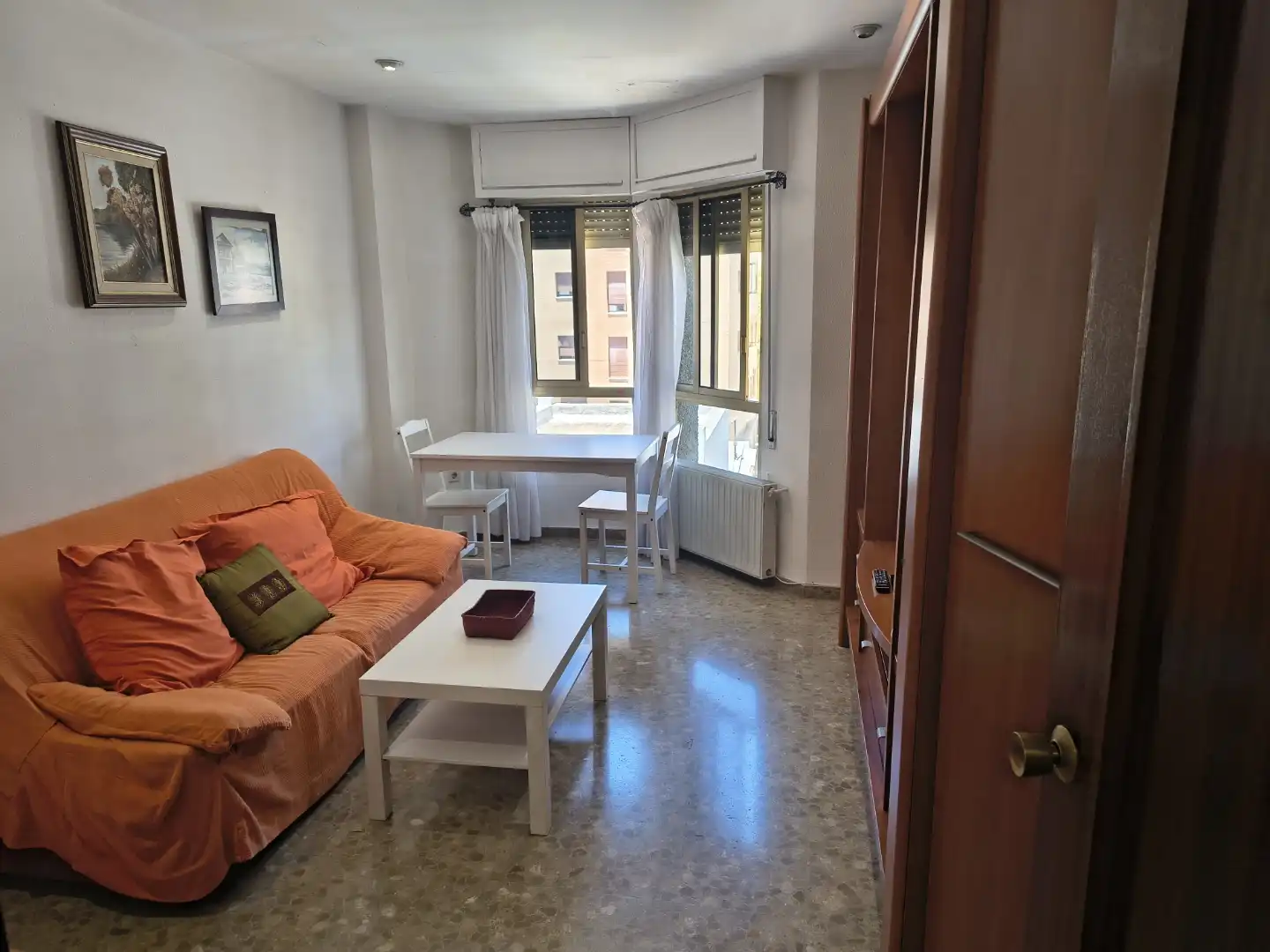 Apartament de lloguer a Calle San Bartolomé, 6, Paseo Marítimo - San José - La Laguna Sala d'estar de Apartament de lloguer en Cádiz amb Calefacció, Moblat i Forn