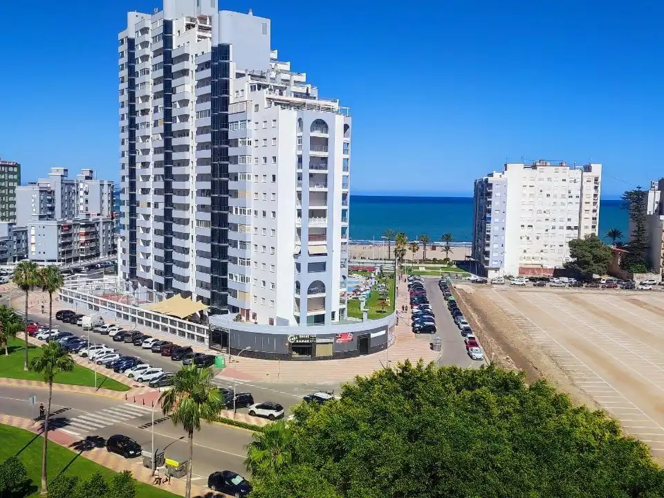 Piso en venta en Carrer Josep Burguera, 35, Sant Antoni Vista exterior de Piso en venta en Cullera con Aire acondicionado, Terraza y Piscina