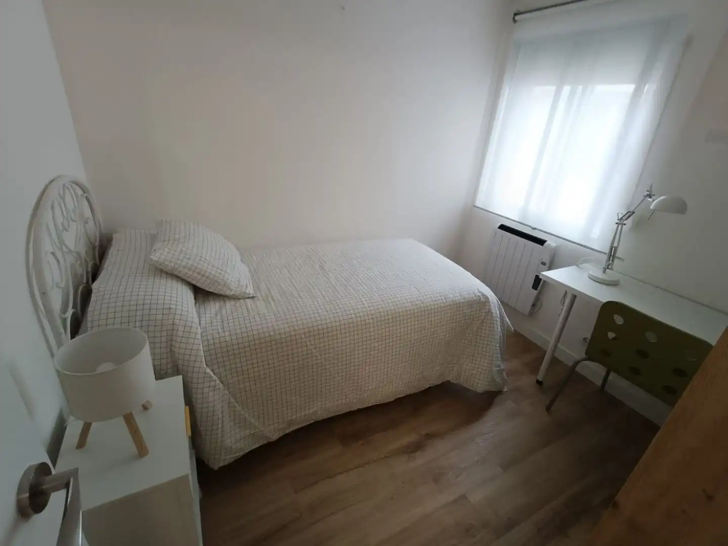 Habitación de Piso para compartir en Palencia con Calefacción, Terraza y Amueblado