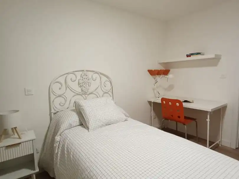 Habitación de Piso para compartir en Palencia con Calefacción, Terraza y Amueblado