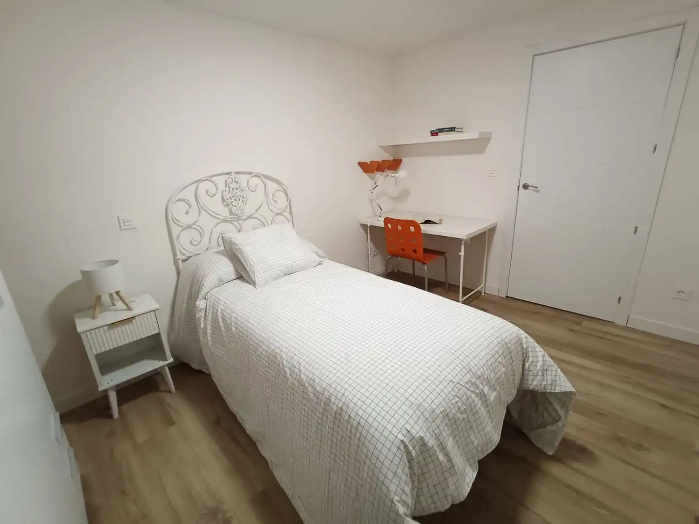Habitación de Piso para compartir en Palencia con Calefacción, Terraza y Amueblado