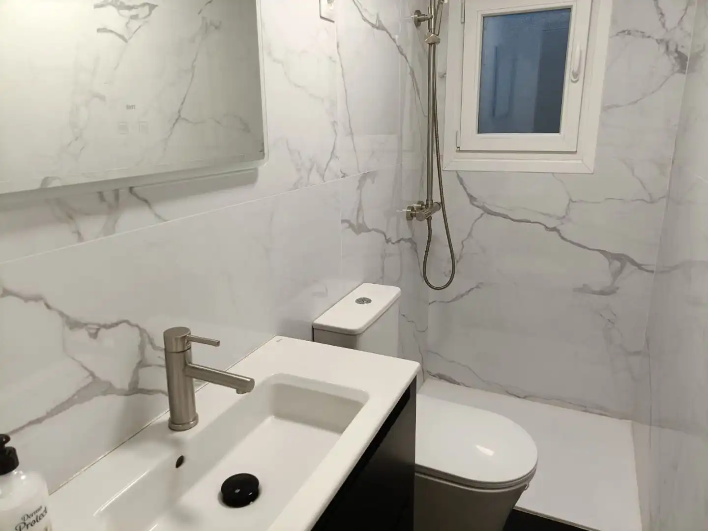 Baño de Piso para compartir en Palencia con Calefacción, Terraza y Amueblado