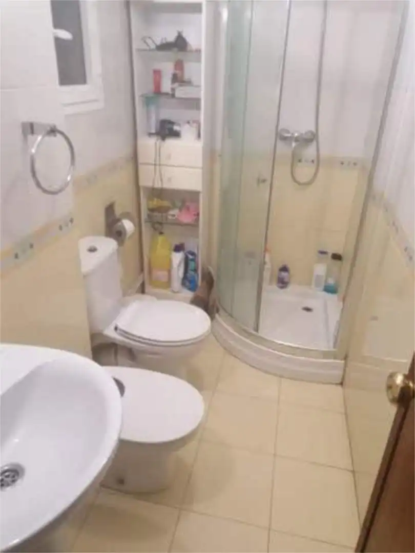 Piso de alquiler en Valdepasillas - La Paz - Huerta Rosales Baño de Piso de alquiler en Badajoz con Calefacción, Terraza y Amueblado