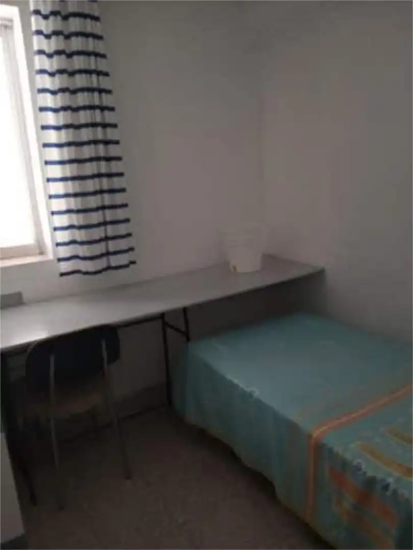 Piso de alquiler en Valdepasillas - La Paz - Huerta Rosales Habitación de Piso de alquiler en Badajoz con Calefacción, Terraza y Amueblado