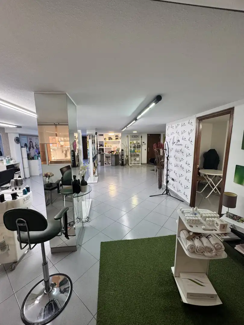 Commercial properties for sale in Calle Blanco Coris, 12, Carranque - Haza Cuevas Commercial properties for sale in Málaga with Air Conditioner