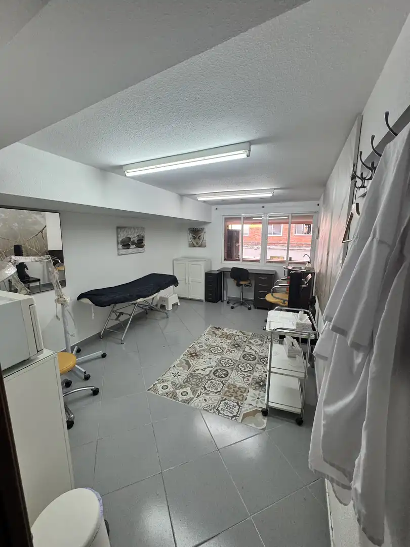Commercial properties for sale in Calle Blanco Coris, 12, Carranque - Haza Cuevas Commercial properties for sale in Málaga with Air Conditioner