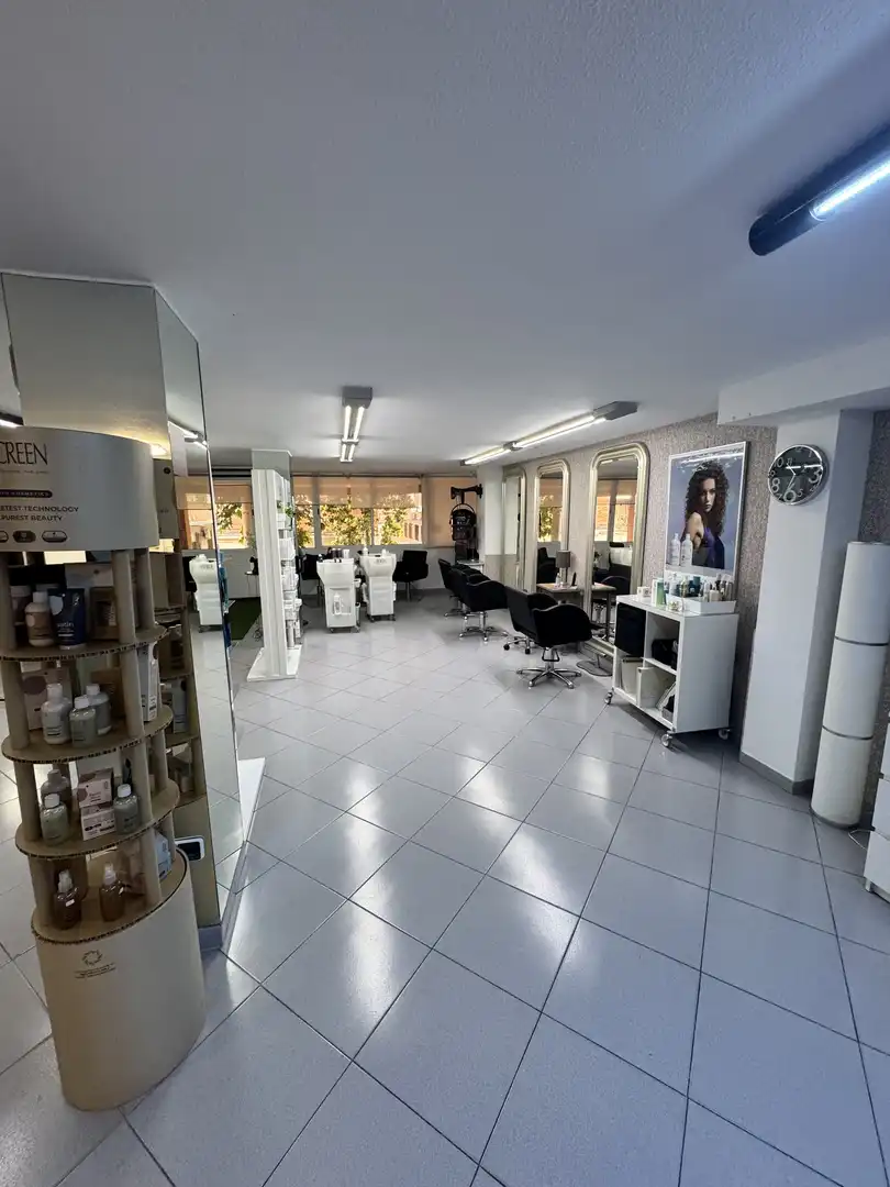 Commercial properties for sale in Calle Blanco Coris, 12, Carranque - Haza Cuevas Commercial properties for sale in Málaga with Air Conditioner