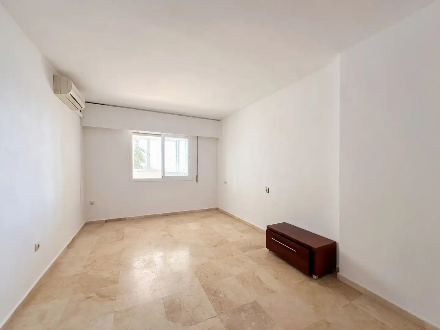 Flat for sale in Avenida del Carmen, 29, Puerto de Estepona Bedroom of Flat for sale in Estepona with Air Conditioner, Heating and Terrace