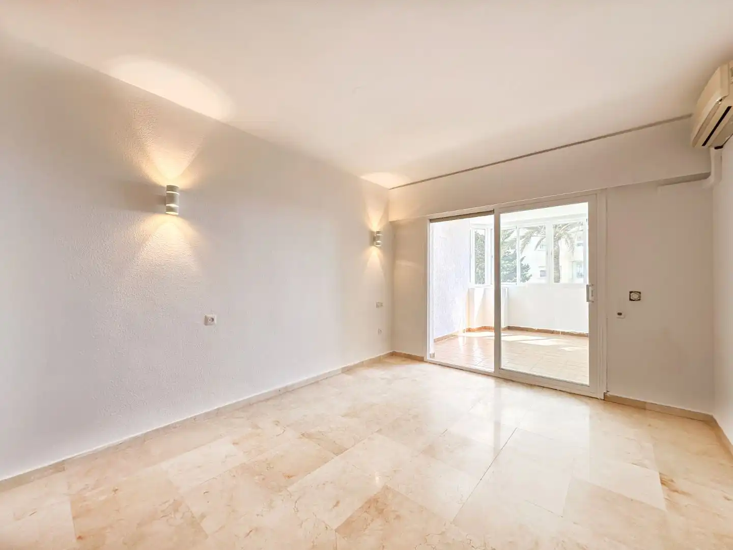Flat for sale in Avenida del Carmen, 29, Puerto de Estepona Flat for sale in Estepona with Air Conditioner, Heating and Terrace