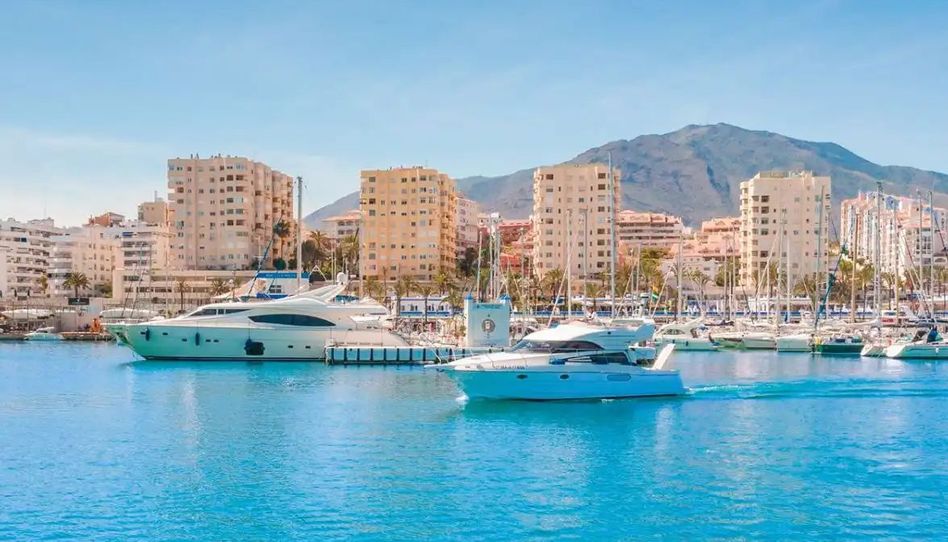 Flat for sale in Avenida del Carmen, 29, Puerto de Estepona, Estepona - image 1 Photo 1 of Flat for sale in Avenida del Carmen, 29, Puerto de Estepona, Estepona