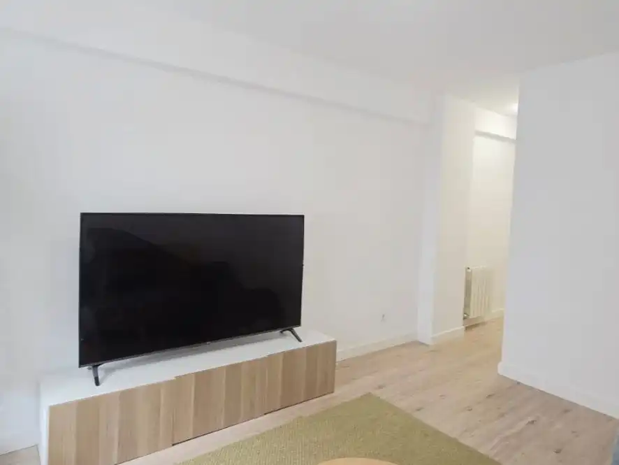 Pis en venda a Calle Isla de Tavira, 30, Peñagrande Sala d'estar de Pis en venda en Madrid Capital amb Aire condicionat