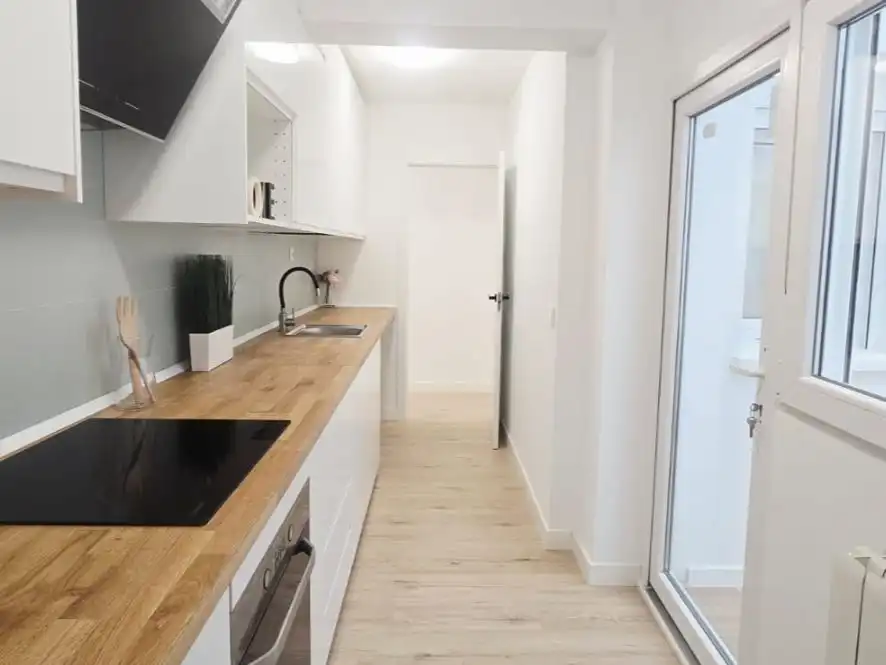 Pis en venda a Calle Isla de Tavira, 30, Peñagrande Cuina de Pis en venda en Madrid Capital amb Aire condicionat