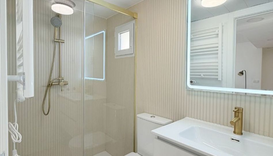 Piso en venta en Calle de Mota del Cuervo, 29, Canillas, Madrid Capital - imagen 1 Foto 1 de Piso en venta en Calle de Mota del Cuervo, 29, Canillas, Madrid Capital
