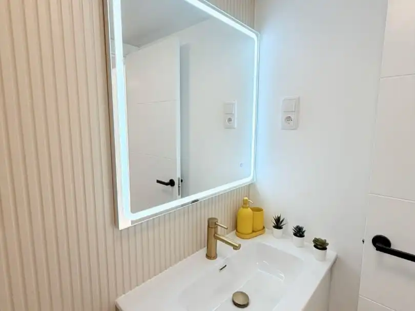 Piso en venta en Calle de Mota del Cuervo, 29, Canillas Baño de Piso en venta en Madrid con Aire acondicionado, Calefacción y Terraza