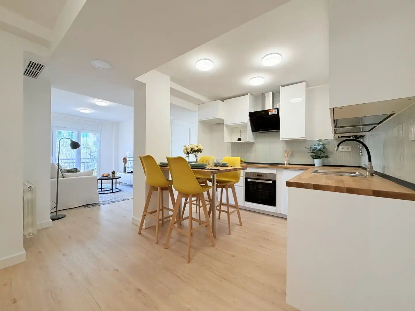 Piso en venta en Calle de Mota del Cuervo, 29, Canillas Cocina de Piso en venta en Madrid con Aire acondicionado, Calefacción y Terraza