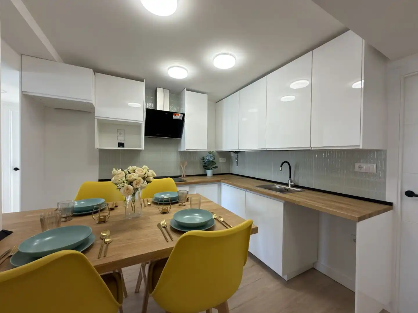 Piso en venta en Calle de Mota del Cuervo, 29, Canillas Cocina de Piso en venta en Madrid con Aire acondicionado, Calefacción y Terraza