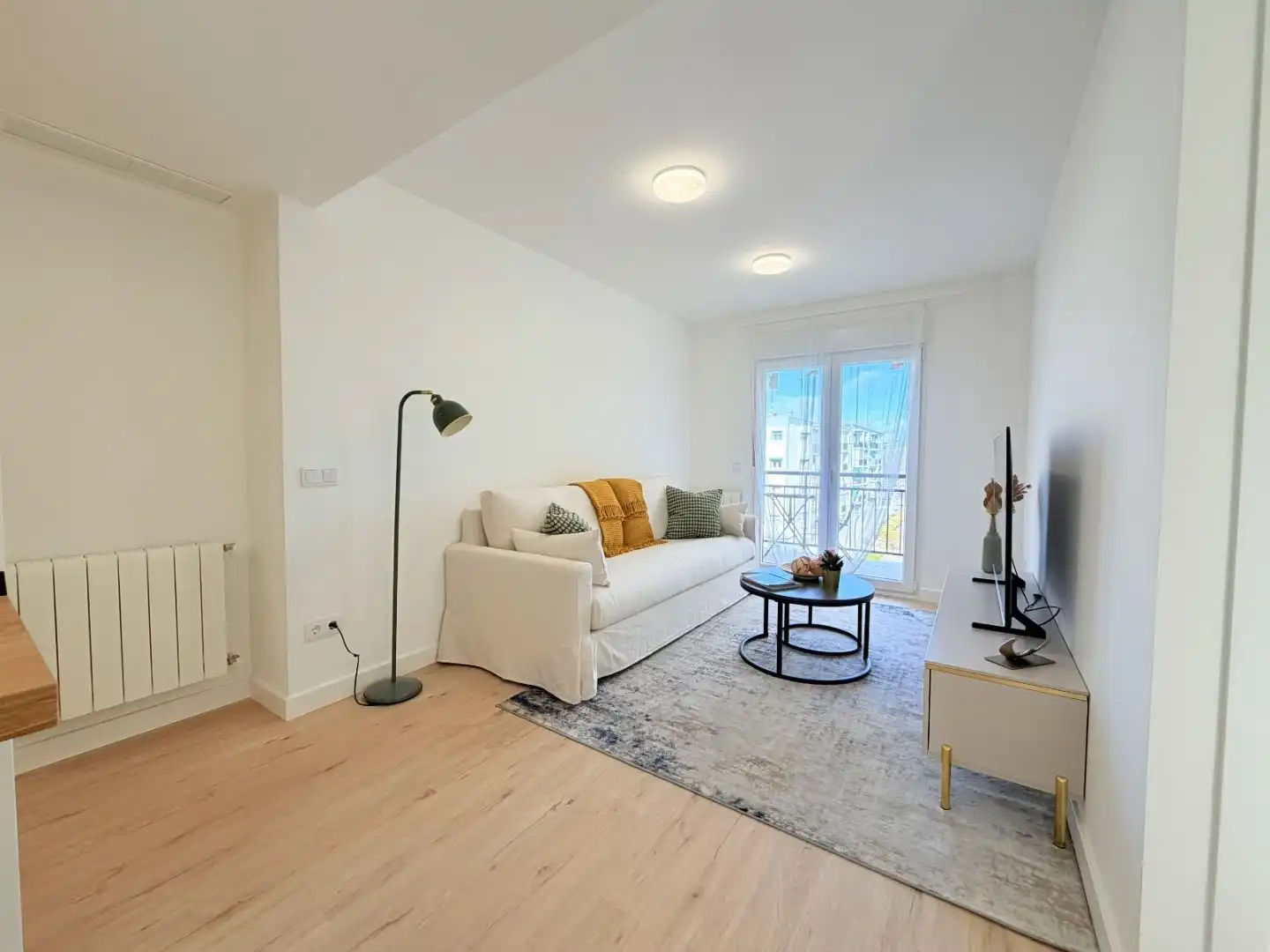 Piso en venta en Calle de Mota del Cuervo, 29, Canillas Sala de estar de Piso en venta en Madrid con Aire acondicionado, Calefacción y Terraza