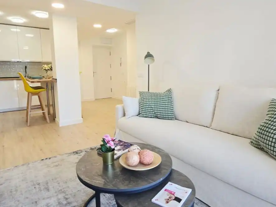 Piso en venta en Calle de Mota del Cuervo, 29, Canillas Sala de estar de Piso en venta en Madrid con Aire acondicionado, Calefacción y Terraza