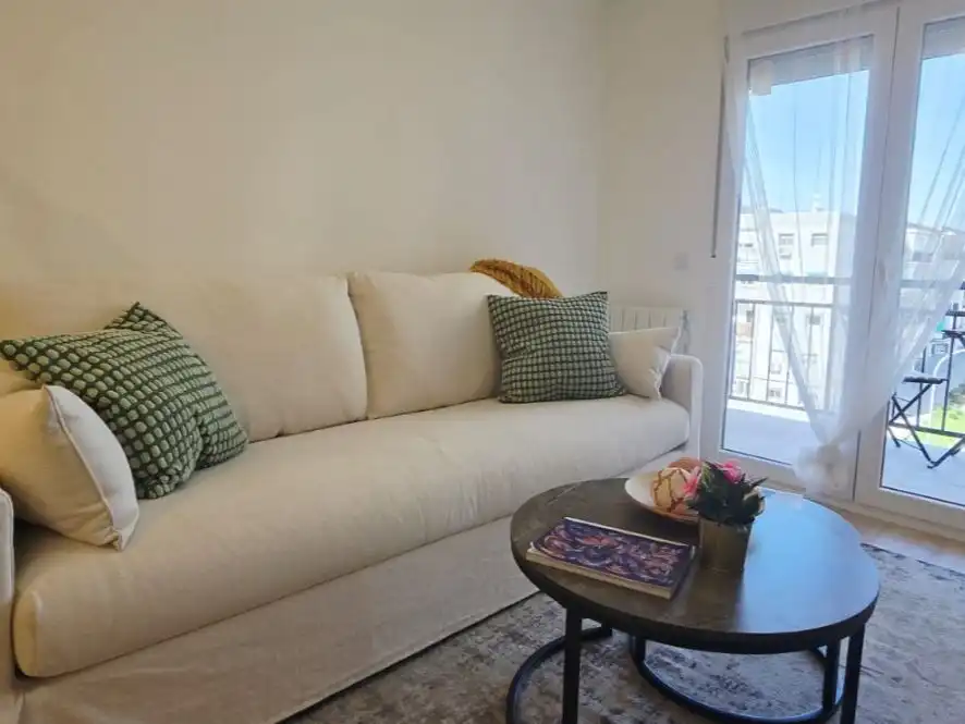 Piso en venta en Calle de Mota del Cuervo, 29, Canillas Sala de estar de Piso en venta en Madrid con Aire acondicionado, Calefacción y Terraza