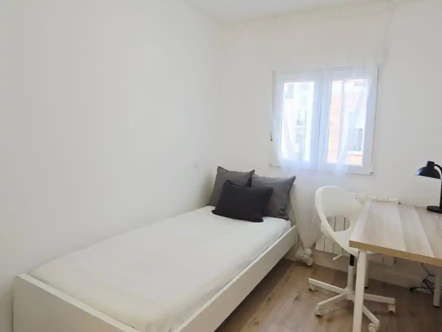 Piso en venta en Calle de Mota del Cuervo, 29, Canillas Habitación de Piso en venta en Madrid con Aire acondicionado, Calefacción y Terraza