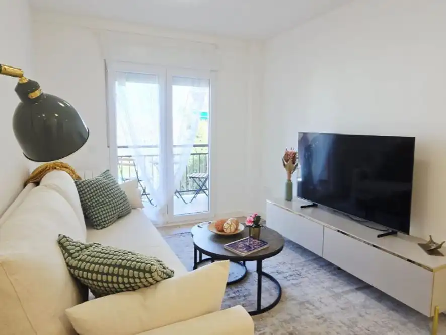 Piso en venta en Calle de Mota del Cuervo, 29, Canillas Sala de estar de Piso en venta en Madrid con Aire acondicionado, Calefacción y Terraza