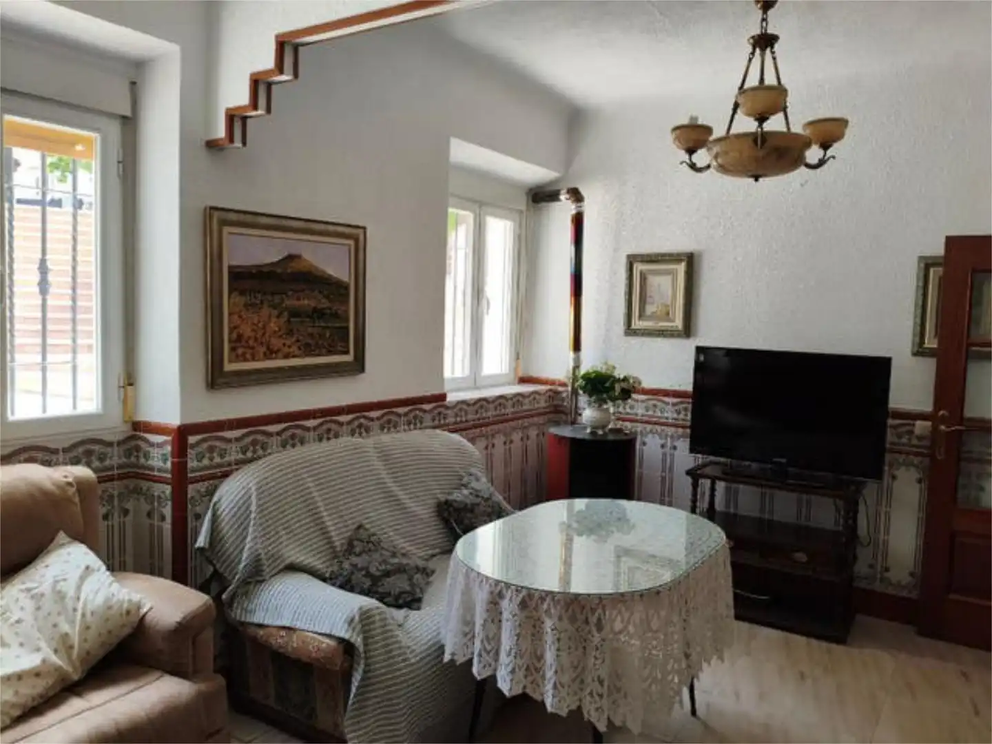 Sala d'estar de Casa o xalet en venda en Píñar amb Terrassa i Moblat