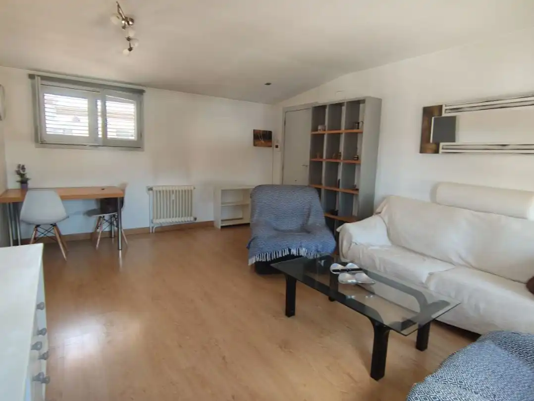Flat for rent in Carrer Pau Claris, 7, Príncep de Viana - Clot -Xalets Humbert Torres Flat for rent in Lleida Capital with Air Conditioner