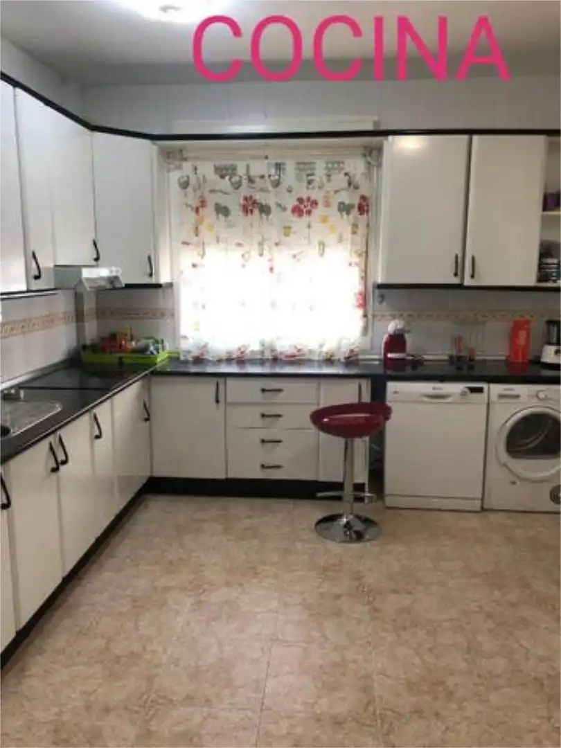 Cocina de Casa adosada de alquiler en Badajoz