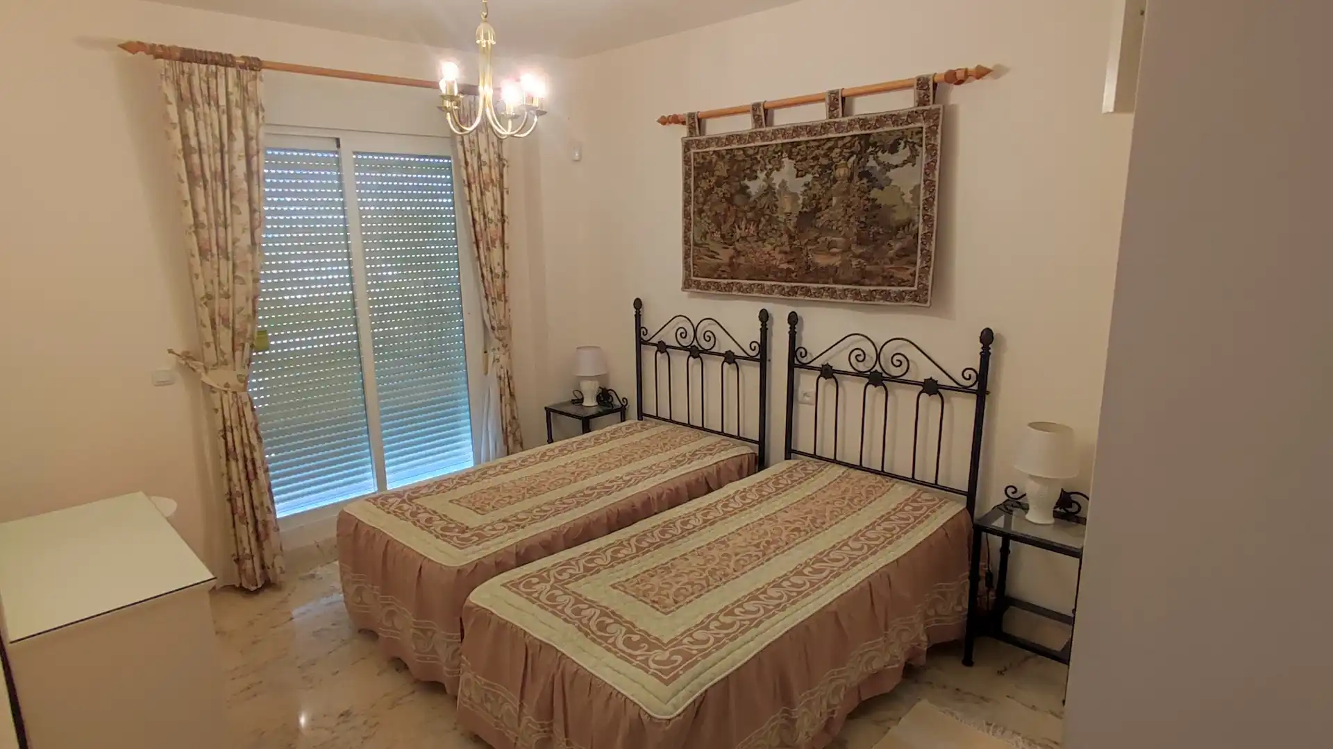 Schlafzimmer von Wohnungen zum Verkauf in Mijas mit Klimaanlage, Terrasse und Balkon