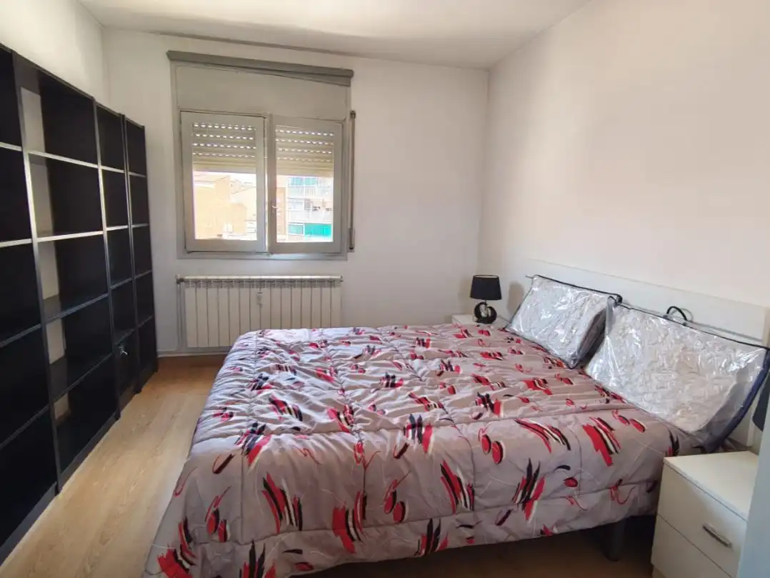 Apartamento de alquiler en Carrer Pau Claris, 7, Príncep de Viana - Clot -Xalets Humbert Torres Habitación de Apartamento de alquiler en Lleida con Aire acondicionado, Calefacción y Parquet