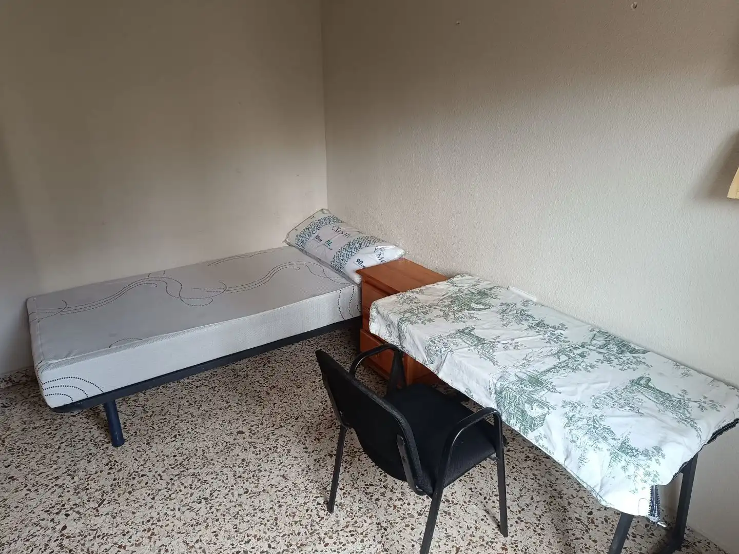 Habitación en Calle Reina Doña Violante, 5, Vistalegre