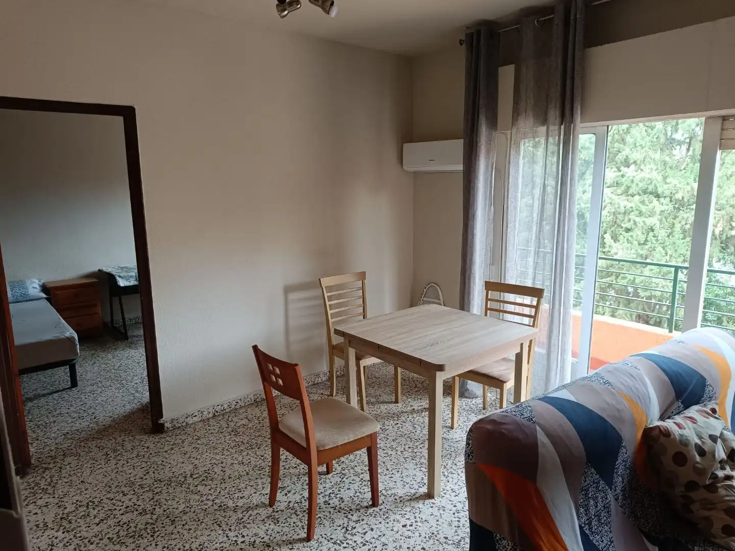 Habitación en Calle Reina Doña Violante, 5, Vistalegre