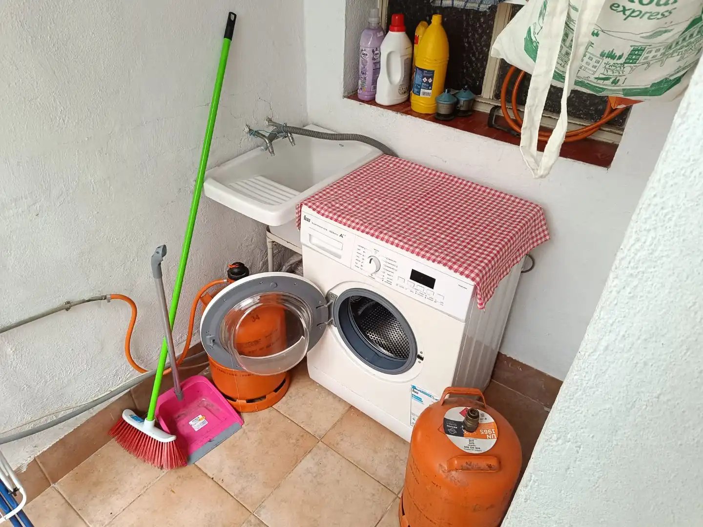 Habitación en Calle Reina Doña Violante, 5, Vistalegre