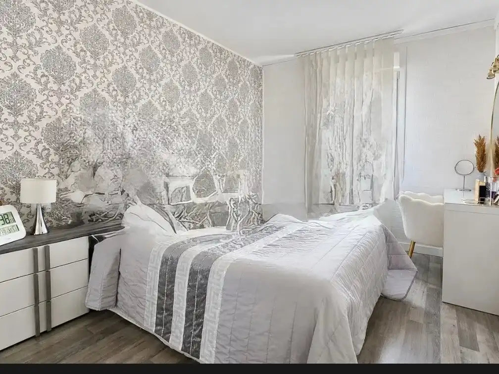 Habitación de Piso en venta en  Pamplona / Iruña con Balcón