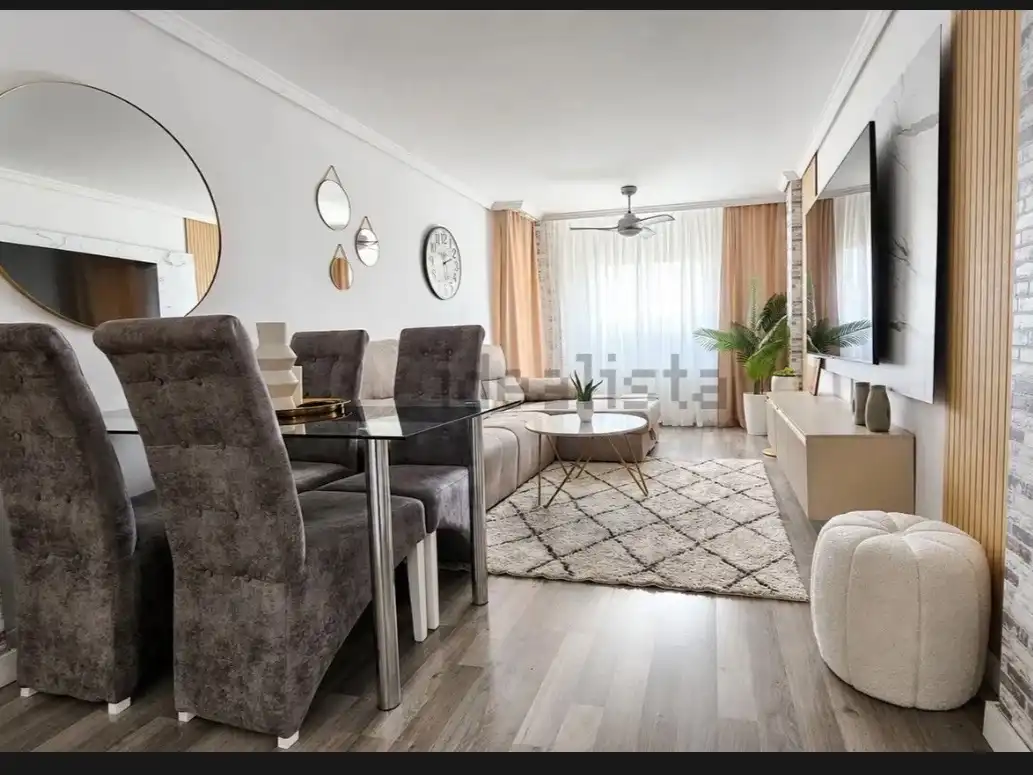 Sala de estar de Piso en venta en  Pamplona / Iruña con Balcón