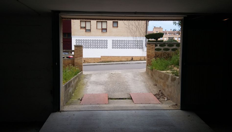 Garaje de alquiler en Calle Berbegal, 6, Barbastro, Huesca - imagen 1 Foto 1 de Garaje de alquiler en Calle Berbegal, 6, Barbastro, Huesca