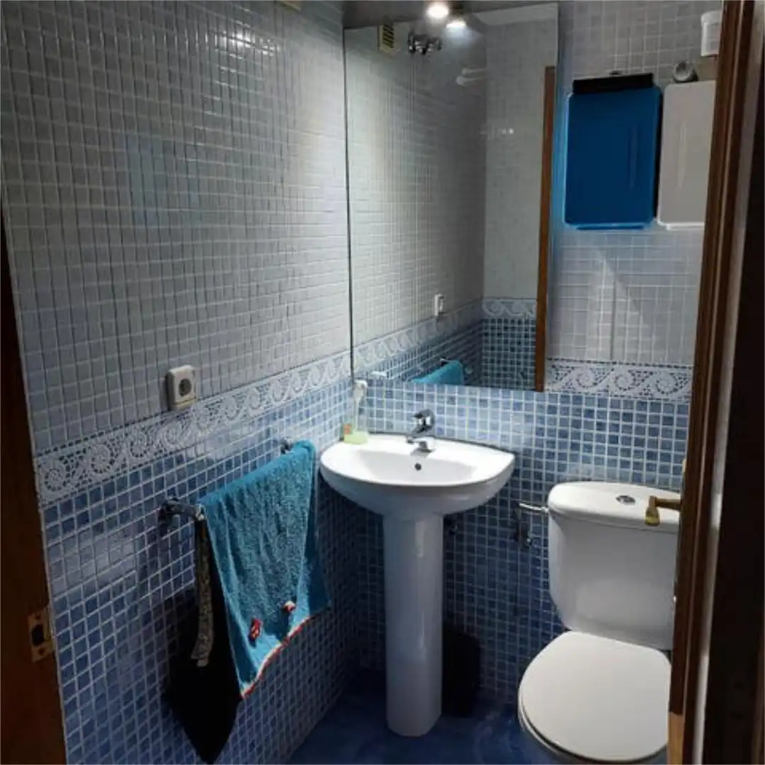 Piso de alquiler en Barrio del Progreso Baño de Piso de alquiler en Murcia con Calefacción, Terraza y Amueblado